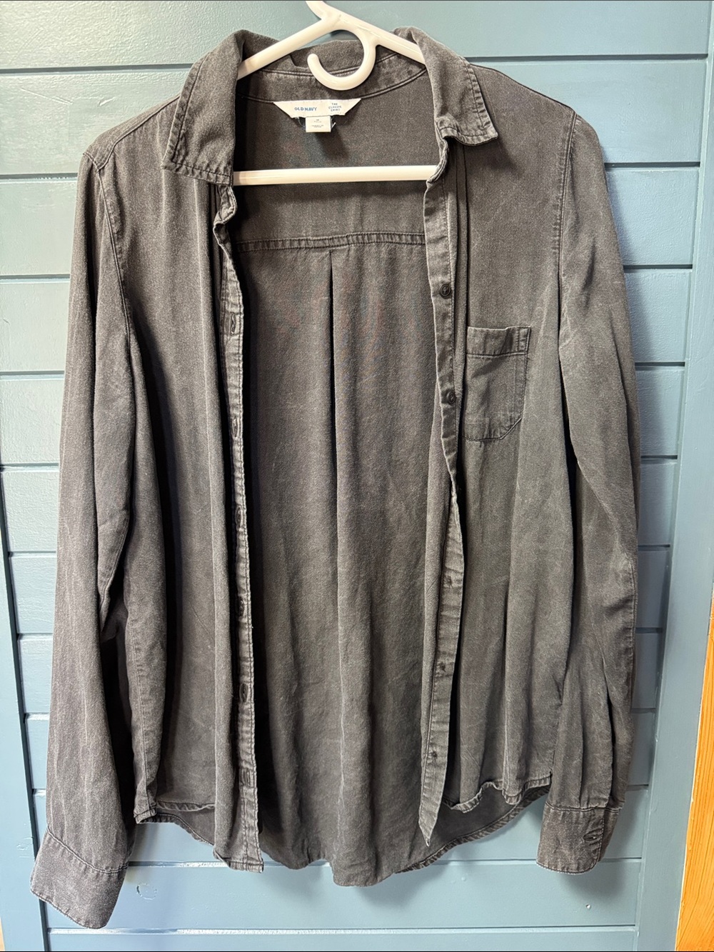 Women’s Old Navy Black Charcoal Button-Down Shirt